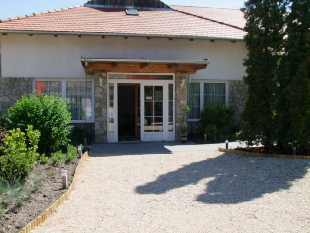 Hotel Platán Zamárdi Exterior foto