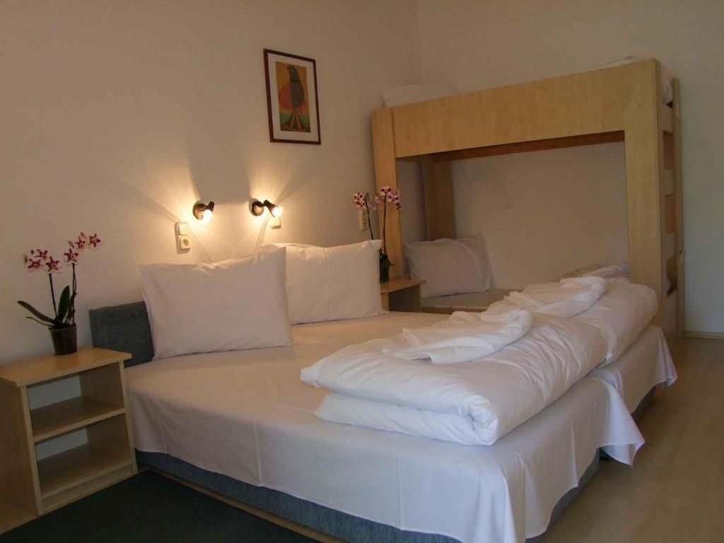 Hotel Platán Zamárdi Quarto foto